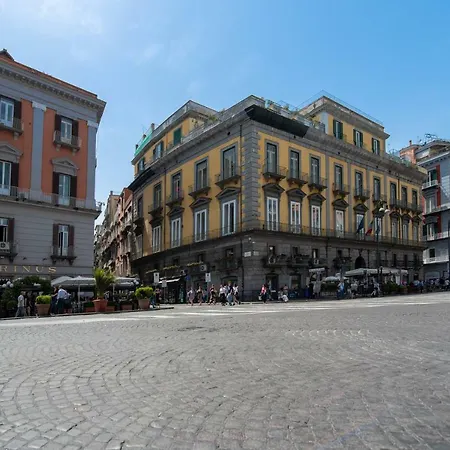 Experience 3* نابولي